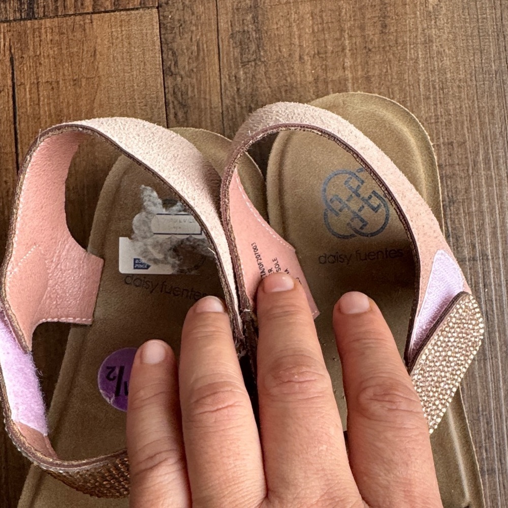 Daisy Fuentes Sparkling Pink and Tan Sandals - Picture 6 of 10